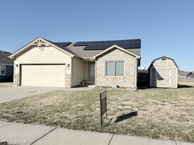 1142 Southwind Dr in Junction City, KS - Building Photo
