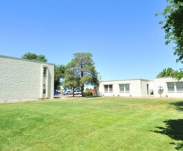 Escoshio Apartments in Mountain Home, ID - Foto de edificio - Building Photo