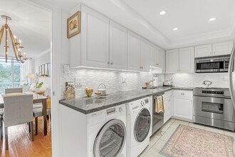 227 Brazilian Ave in Palm Beach, FL - Building Photo - Building Photo