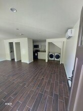 749 1/2 E Ave 43 in Los Angeles, CA - Building Photo - Building Photo