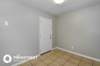 2745 Sapphire St in Atlanta, GA - Foto de edificio - Building Photo