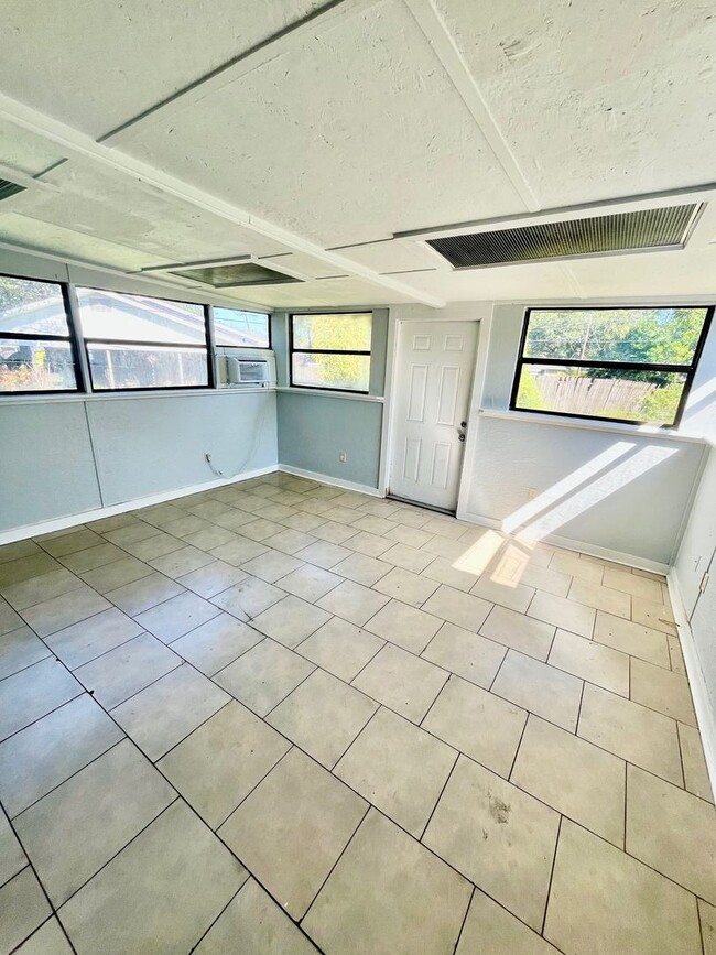 520 Norfolk Cir in Lakeland, FL - Building Photo - Building Photo