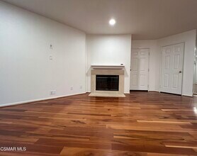 5728 Oak Bend Ln in Oak Park, CA - Building Photo - Building Photo