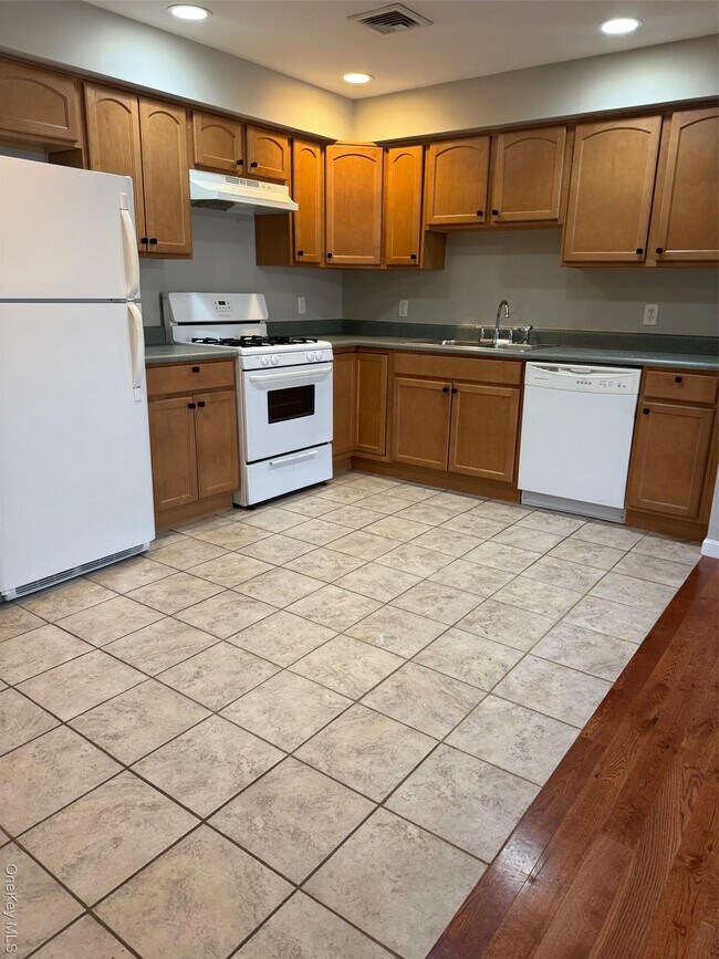 129 New St in Mamaroneck, NY - Building Photo - Building Photo