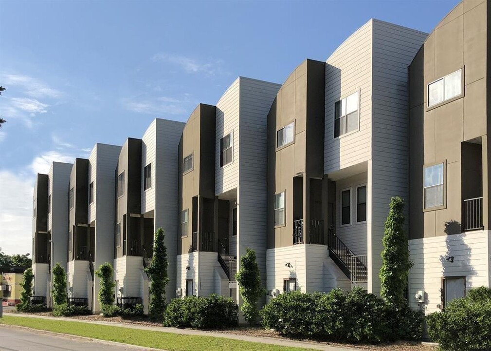 4116 McKinney St in Houston, TX - Building Photo