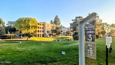 5122 N 31st Way in Phoenix, AZ - Foto de edificio - Building Photo