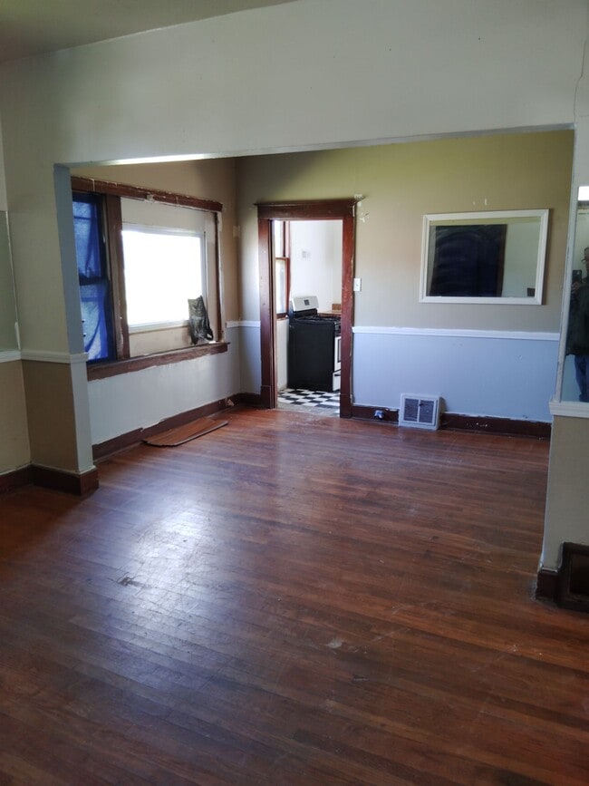 5746 Hodiamont Ave in Jennings, MO - Building Photo - Building Photo