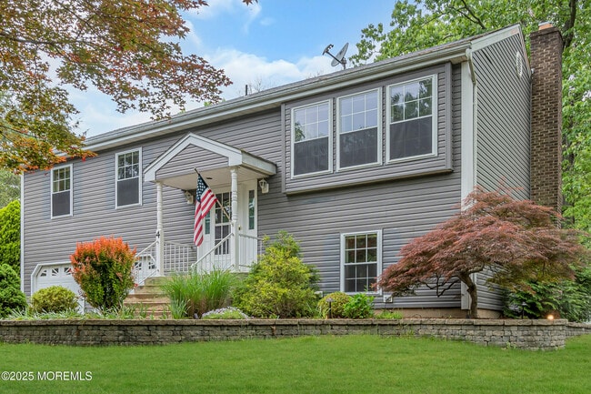 property at 4 Yorkshire Dr