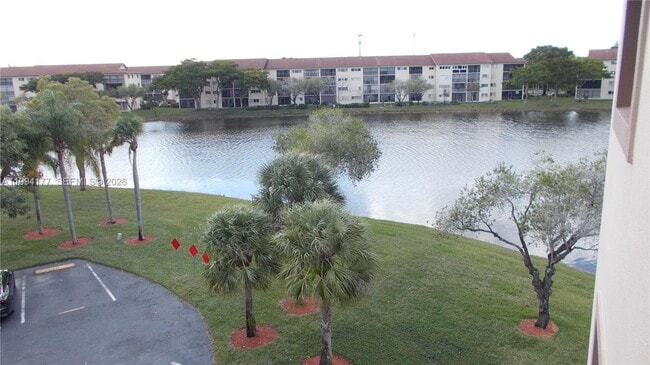 13705 SW 12th St in Pembroke Pines, FL - Building Photo - Building Photo