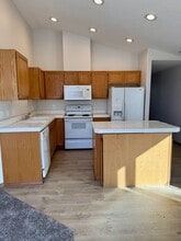 113 NE 139th Ave in Portland, OR - Building Photo - Building Photo