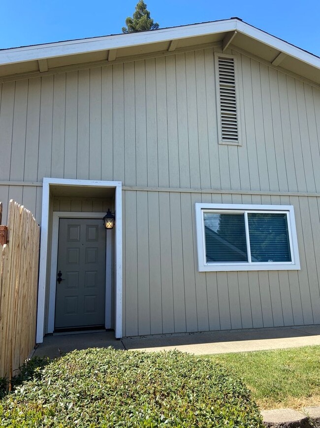 1143 Ravine View Dr in Roseville, CA - Building Photo - Building Photo