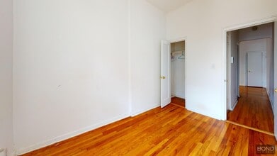 166 W 83rd St in Manhattan, NY - Building Photo - Building Photo