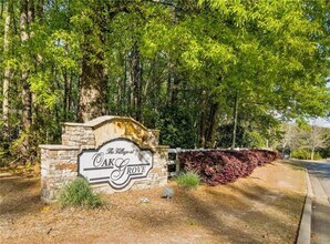 612 Spanish Oak Dr in Acworth, GA - Building Photo - Building Photo
