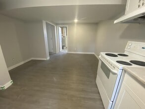 360 Ontario St in Thunder Bay, ON - Building Photo - Building Photo