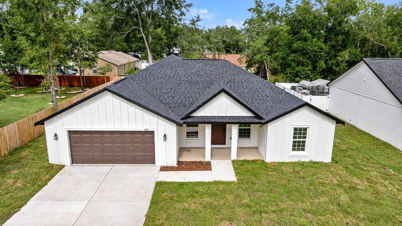 8531 SE 164th Pl in Summerfield, FL - Building Photo