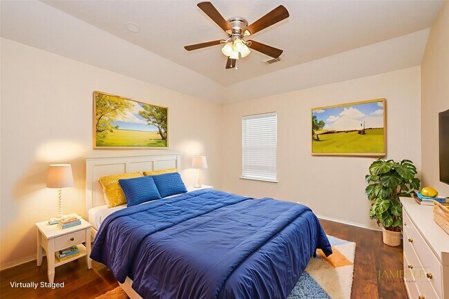 11011 Glenora Dr in Houston, TX - Foto de edificio - Building Photo