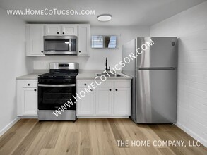 1357 W Talisman St in Tucson, AZ - Foto de edificio - Building Photo