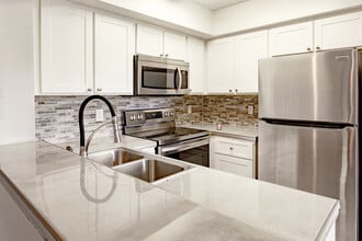 Mission Lakes in Tamarac, FL - Building Photo - Interior Photo