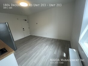 1804 Drouillard Rd in Windsor, ON - Building Photo - Building Photo