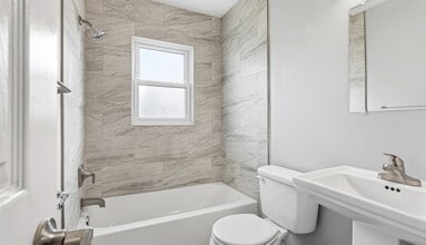 1065 E Cross St in Ypsilanti, MI - Building Photo - Building Photo