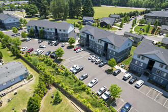 Hickory Hollow Apartments in Albany, OR - Foto de edificio - Building Photo