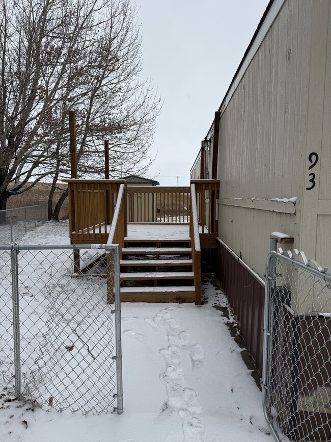 953 N McCue St in Laramie, WY - Foto de edificio - Building Photo