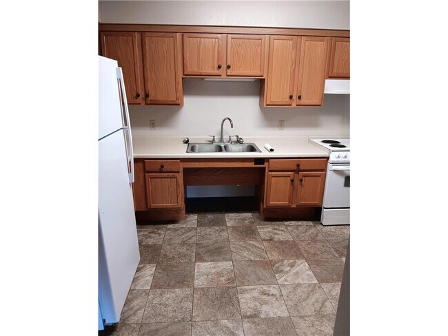1324 Black Oak Ave-Unit -111 in Montevideo, MN - Building Photo - Building Photo