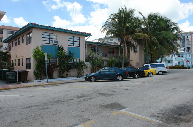 7845 Abbott Ave in Miami Beach, FL - Building Photo - Building Photo