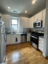1351 W Roscoe St in Chicago, IL - Building Photo - Building Photo