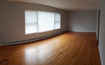 5529 N Mango Ave in Chicago, IL - Building Photo - Building Photo