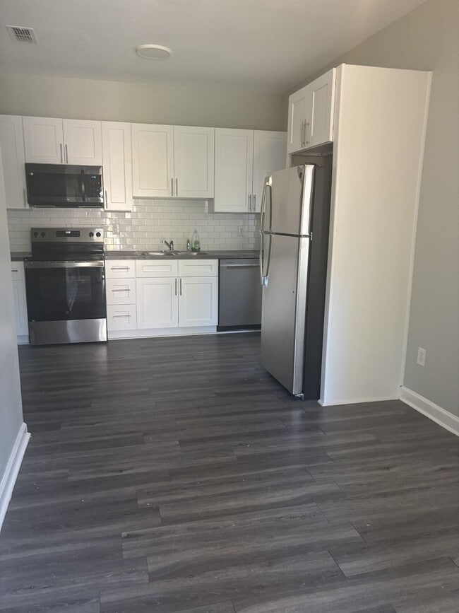 1737 S Martin Luther King Jr Blvd in Tallahassee, FL - Building Photo - Building Photo