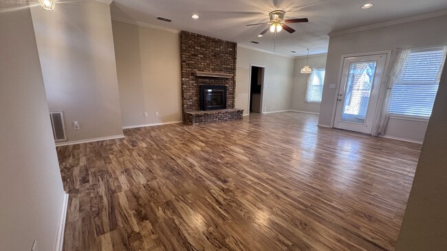 607 Mustang St in Mount Vernon, TX - Building Photo - Building Photo