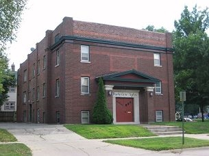 Parkview in Cedar Rapids, IA - Building Photo