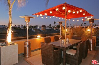 2216 Main St-Unit -204 in Santa Monica, CA - Building Photo - Building Photo