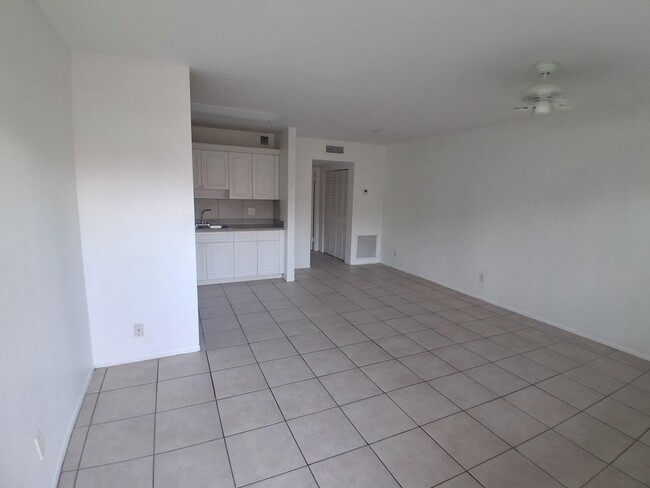 6289 Lear Dr in Atlantis, FL - Building Photo - Building Photo