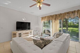 315 Berenger Walk in Royal Palm Beach, FL - Building Photo - Building Photo