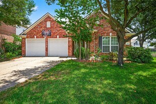 7902 Fall Hollow Dr in Houston, TX - Building Photo