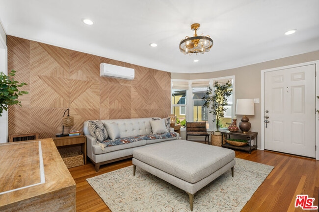 property at 1332 Ocean Park Blvd