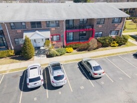 210 Fulton St in Farmingdale, NY - Building Photo