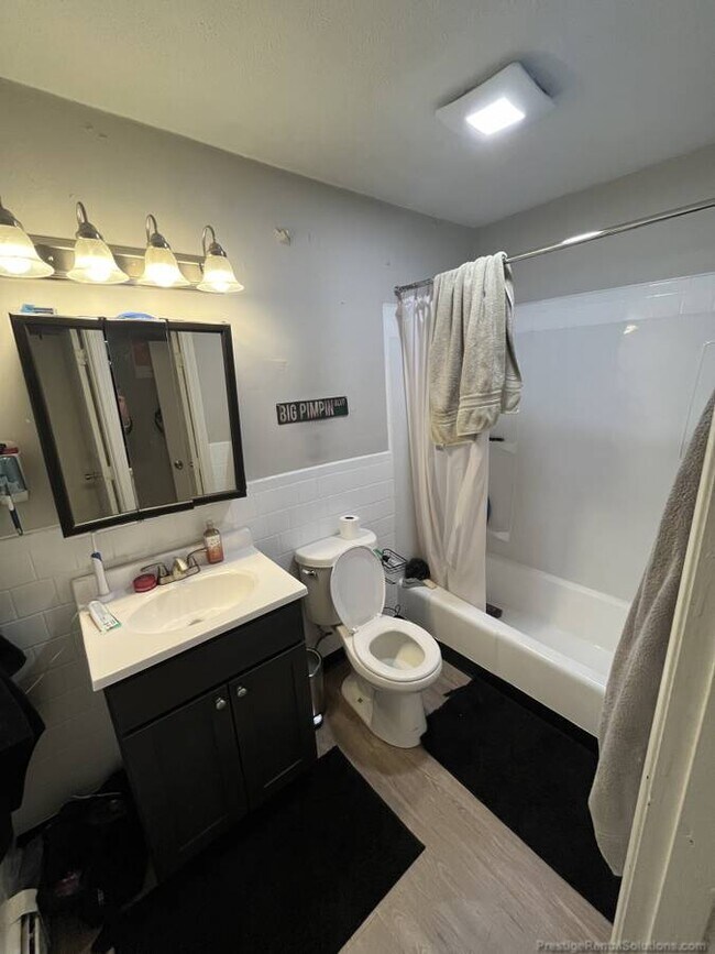 2 Woodlawn St, Unit L