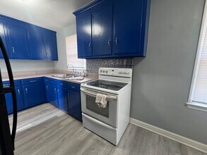 302 Brookwood Ave in Fayetteville, NC - Building Photo - Building Photo