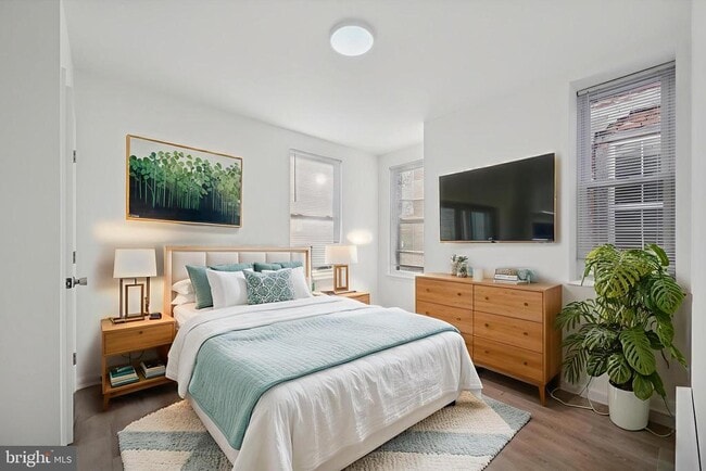 property at 1418 W Erie Ave