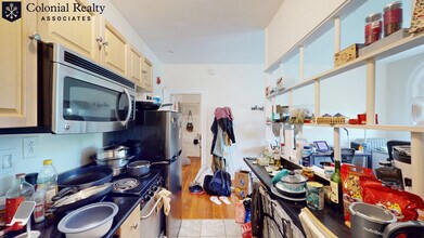 1071 Beacon St in Brookline, MA - Foto de edificio - Building Photo