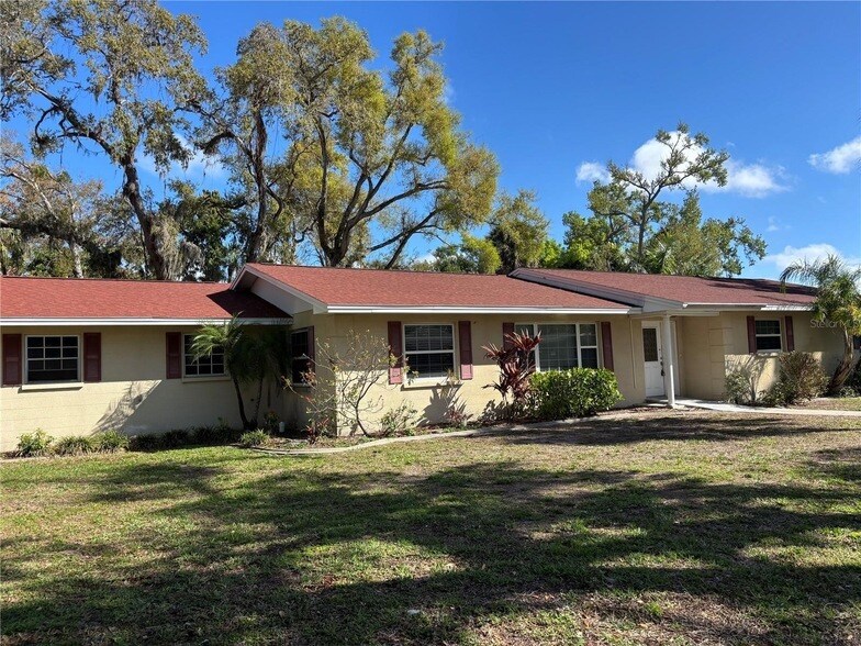 2012 5th St W in Palmetto, FL - Building Photo