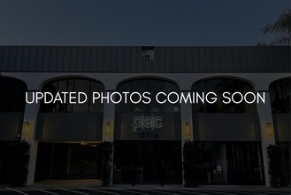 13846 Sherman Way in Los Angeles, CA - Building Photo - Building Photo