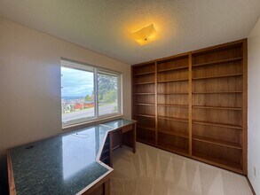 927 S 294th Pl in Federal Way, WA - Building Photo - Building Photo