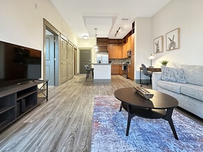 1701 N Lois Ave in Tampa, FL - Building Photo - Building Photo