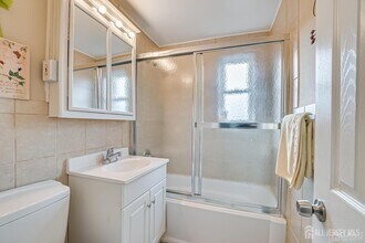 137 Newman St in Metuchen, NJ - Building Photo - Building Photo