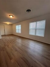 6003 Cameron Rd in Austin, TX - Building Photo - Building Photo