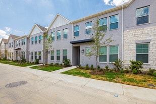 9939 Schramm St in Irving, TX - Building Photo